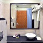 Shantiniketan-Luxury-Resort-Bathroom