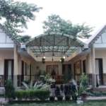 Appu-Tea-Estate-Gorumara-Resort-Entrance