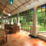 Choupahari-Resort-Outside-Dining-Area