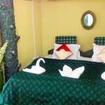 Dhardo-Retreat-Kalimpong-Hotels-and-Resort-Bed-Room
