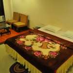 Hotel-Dreamland-Lataguri-Bedroom.