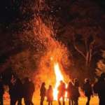 Bonfire in group at Pumsi Homestay
