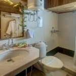 Darjeeling Luxury Hotel Viceroy Bathroom